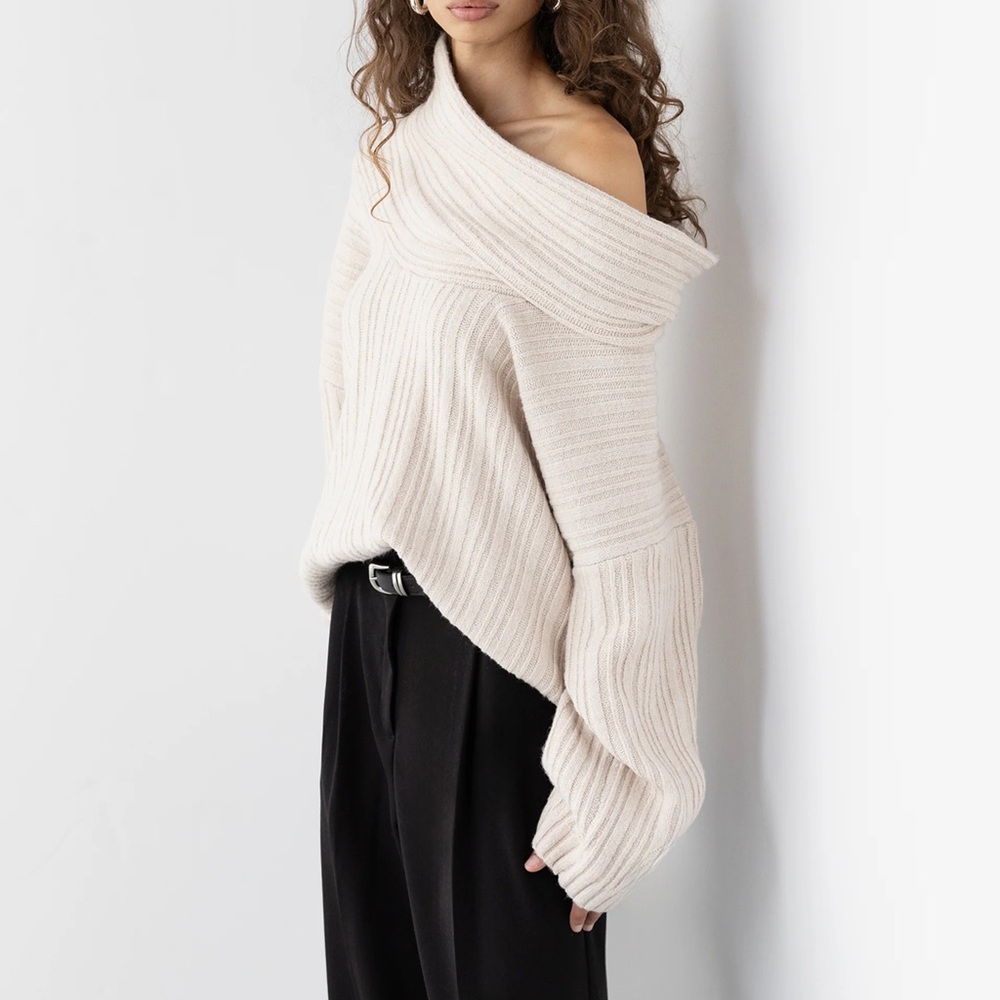 OVERSIZED SLOUCHY OFF THE SHOULDER SWEATER